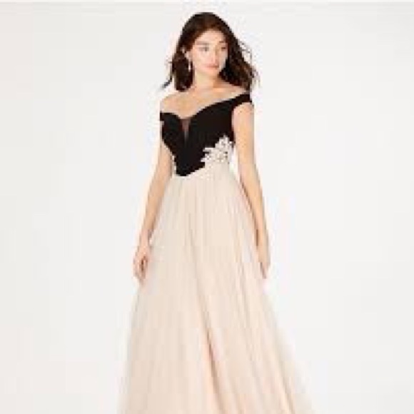 Blondie Nites Off-The-Shoulder Appliqué Gown - Picture 2 of 2